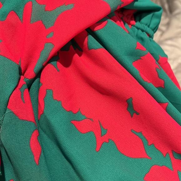 NWT Lilly’s Kloset Off the Shoulder Frills Romper - Picture 11 of 11